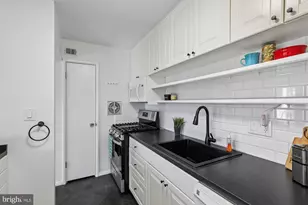 8000 Le Havre Pl, Falls Church, VA 22042 - Photo 12