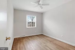 8209 Carrleigh Pkwy, Springfield, VA 22152 - Photo 14