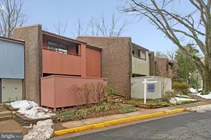 2005 Wethersfield Ct, Reston, VA 20191 - Photo 2