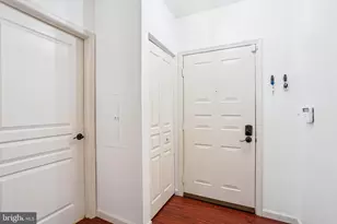 2204 Westcourt Ln, Herndon, VA 20170 - Photo 6