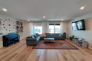 12110 Loblolly Dr, Fairfax, VA 22033 - Photo 2