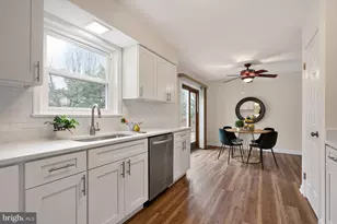 4346 Silas Hutchinson Dr, Chantilly, VA 20151 - Photo 14