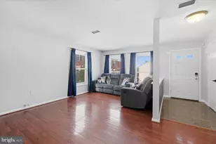 14187 Royal Oak Ln, Centreville, VA 20120 - Photo 6