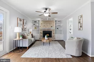 9712 Klimt Ct, Burke, VA 22015 - Photo 4