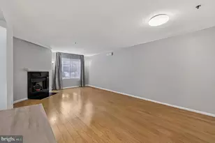 3179 Summit Square Dr, Oakton, VA 22124 - Photo 8