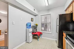 3179 Summit Square Dr, Oakton, VA 22124 - Photo 20