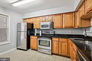 3179 Summit Square Dr, Oakton, VA 22124 - Photo 16