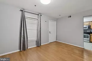 3179 Summit Square Dr, Oakton, VA 22124 - Photo 6