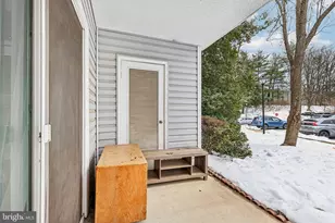 3179 Summit Square Dr, Oakton, VA 22124 - Photo 20