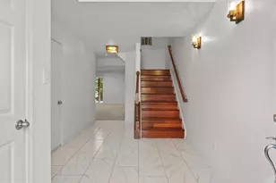 8363 Jovin Cir, Springfield, VA 22153 - Photo 2