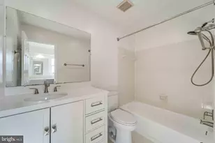 7713 Bristol Square Ct, Springfield, VA 22153 - Photo 26