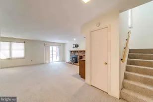 7713 Bristol Square Ct, Springfield, VA 22153 - Photo 4