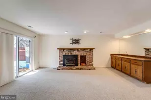 7713 Bristol Square Ct, Springfield, VA 22153 - Photo 2