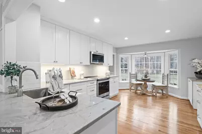 10225 Forest Lake Drive, Great Falls, VA 22066 - Photo 14