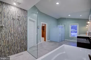 5408 Heatherford Ct, Fairfax, VA 22030 - Photo 36