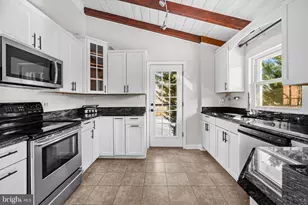 6813 Derrell Ct, Alexandria, VA 22307 - Photo 12