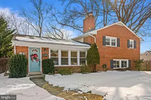 6813 Derrell Ct, Alexandria, VA 22307 - Photo 2