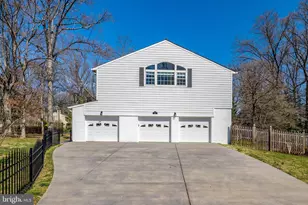 9127 Southwick St, Fairfax, VA 22031 - Photo 8