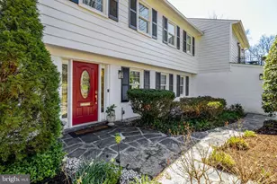 9127 Southwick St, Fairfax, VA 22031 - Photo 10