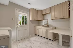 9127 Southwick St, Fairfax, VA 22031 - Photo 34