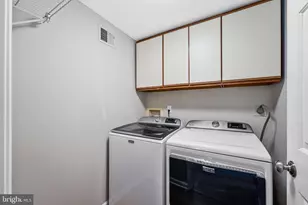 15131 Wetherburn Dr, Centreville, VA 20120 - Photo 18
