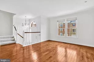 7413 Salford Ct, Alexandria, VA 22315 - Photo 10