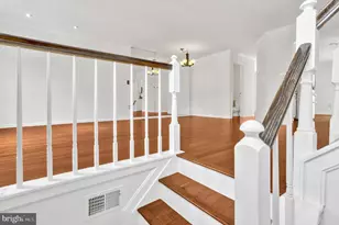 7413 Salford Ct, Alexandria, VA 22315 - Photo 2