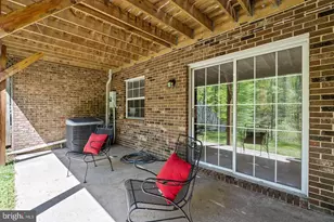 8939 Park Forest Dr, Springfield, VA 22152 - Photo 32