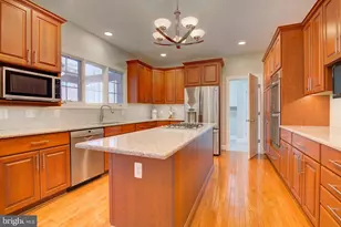 11902 Crayton Ct, Herndon, VA 20170 - Photo 8