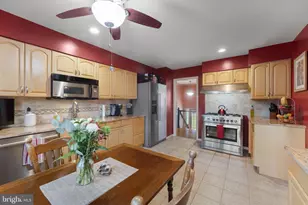 9303 Swinburne Ct, Fairfax, VA 22031 - Photo 8