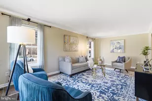 9424 Park Hunt Ct, Springfield, VA 22153 - Photo 12