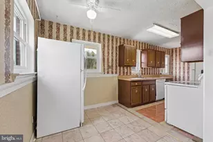 7209 Valleycrest Blvd, Annandale, VA 22003 - Photo 10