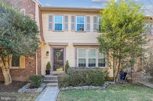 2715 Shawn Leigh Dr, Vienna, VA 22181 - Photo 2