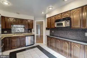 2106 Patty Ln, Vienna, VA 22182 - Photo 18