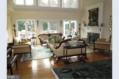 1465 Mayhurst Boulevard, McLean, VA 22102 - Photo 4