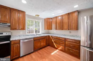 1103 Burwick Dr, Herndon, VA 20170 - Photo 38
