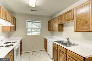 4831 Green Duck Ln, Fairfax, VA 22033 - Photo 10