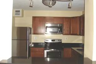 8340 Greensboro Dr, McLean, VA 22102 - Photo 10