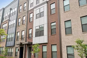 4610 Olivine Dr, Chantilly, VA 20151 - Photo 2