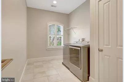 229 Locust Street SE #3, Vienna, VA 22180 - Photo 46