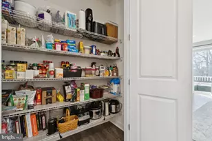 8102 Zoe Pl, Alexandria, VA 22306 - Photo 14