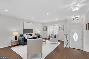 6163 Green Hollow Ct, Springfield, VA 22152 - Photo 12