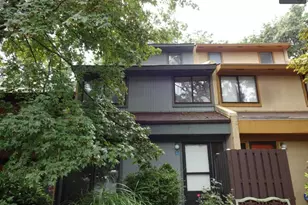 2172 Cartwright Pl, Reston, VA 20191 - Photo 2