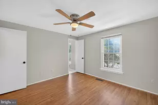 5808 Bunker Woods Ln, Burke, VA 22015 - Photo 16