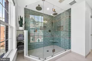 2141 Red Vine Dr, Vienna, VA 22182 - Photo 20