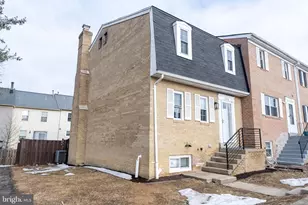 7426 Rhondda Dr, Lorton, VA 22079 - Photo 2