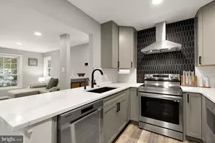 2221 Lovedale Ln, Reston, VA 20191 - Photo 6