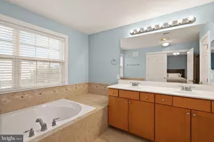 13656 Salk St, Herndon, VA 20171 - Photo 24