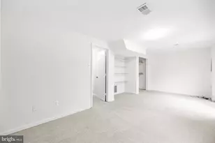 3051 Silent Valley Dr, Fairfax, VA 22031 - Photo 32