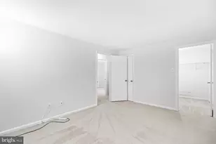 3051 Silent Valley Dr, Fairfax, VA 22031 - Photo 22